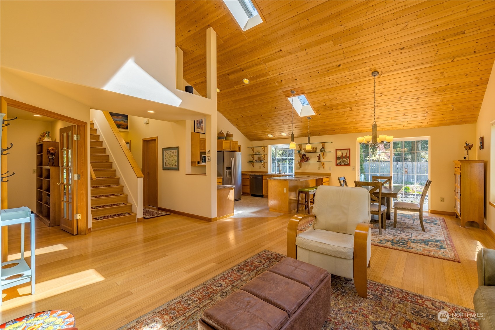 131 Riverside Road Sequim, WA 98382 - Photo 16 of 40 a living room with furniture
