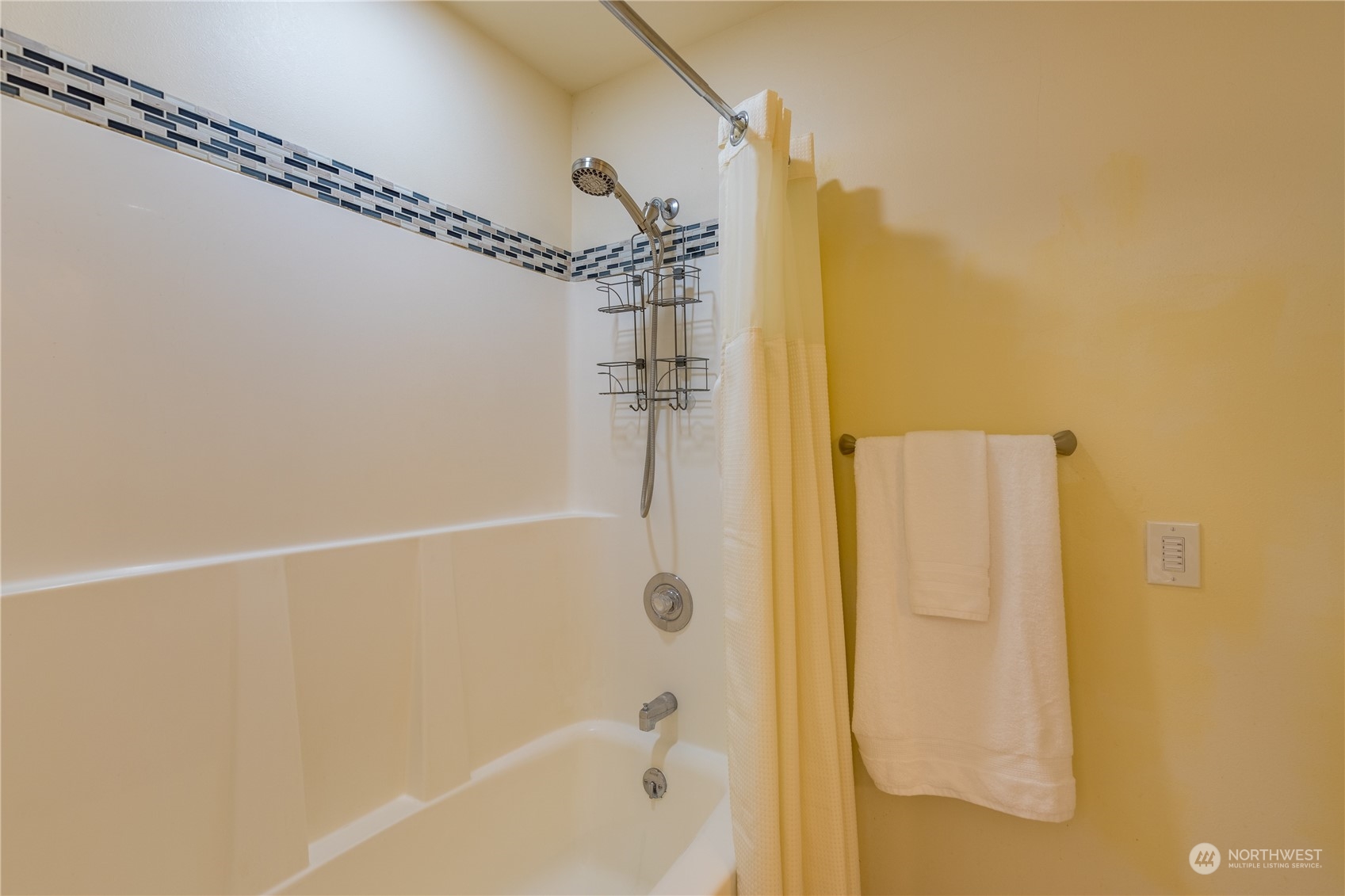 131 Riverside Road Sequim, WA 98382 - Photo 28 of 40 a bathroom with a shower