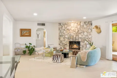 $1,279,000 | 298 North Farrell Drive, Palm Springs, CA 92262