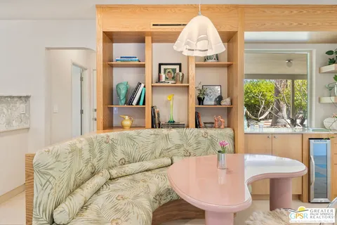$1,279,000 | 298 North Farrell Drive, Palm Springs, CA 92262
