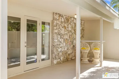 $1,279,000 | 298 North Farrell Drive, Palm Springs, CA 92262