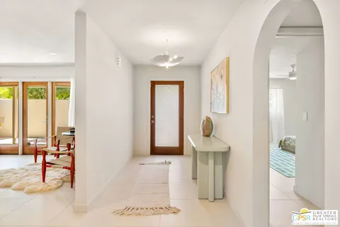$1,279,000 | 298 North Farrell Drive, Palm Springs, CA 92262