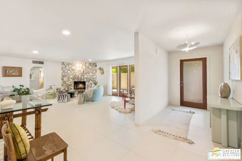$1,279,000 | 298 North Farrell Drive, Palm Springs, CA 92262