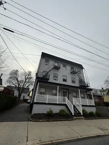 $1,850 | 42 Lester Street, Wallington, NJ 07057