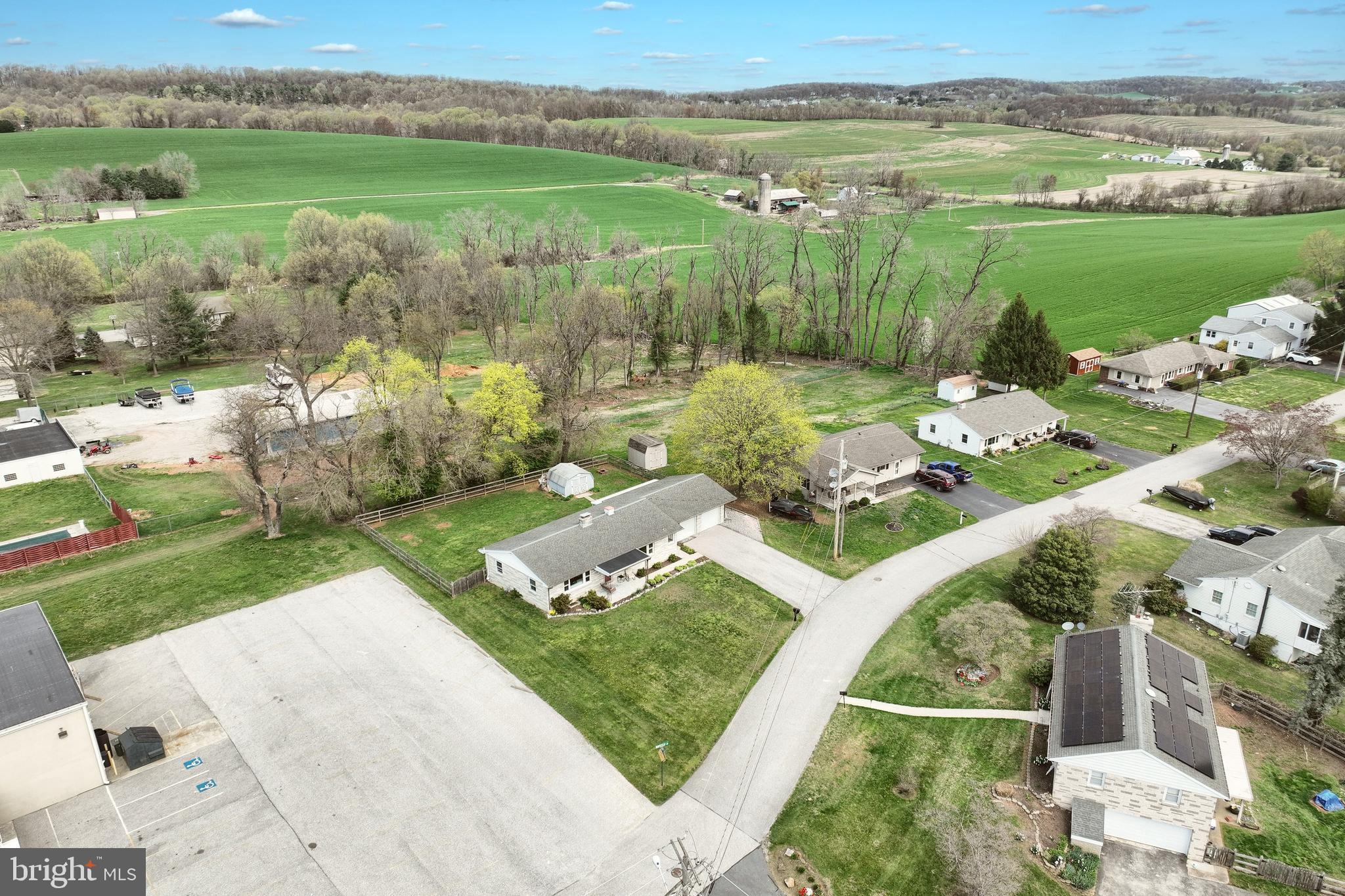 6 Monticello Avenue Spring Grove, PA 17362 - Photo 2 of 40 Gallery Image 2