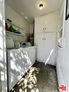 $2,400 | Reservoir Street, Los Angeles, CA 90026