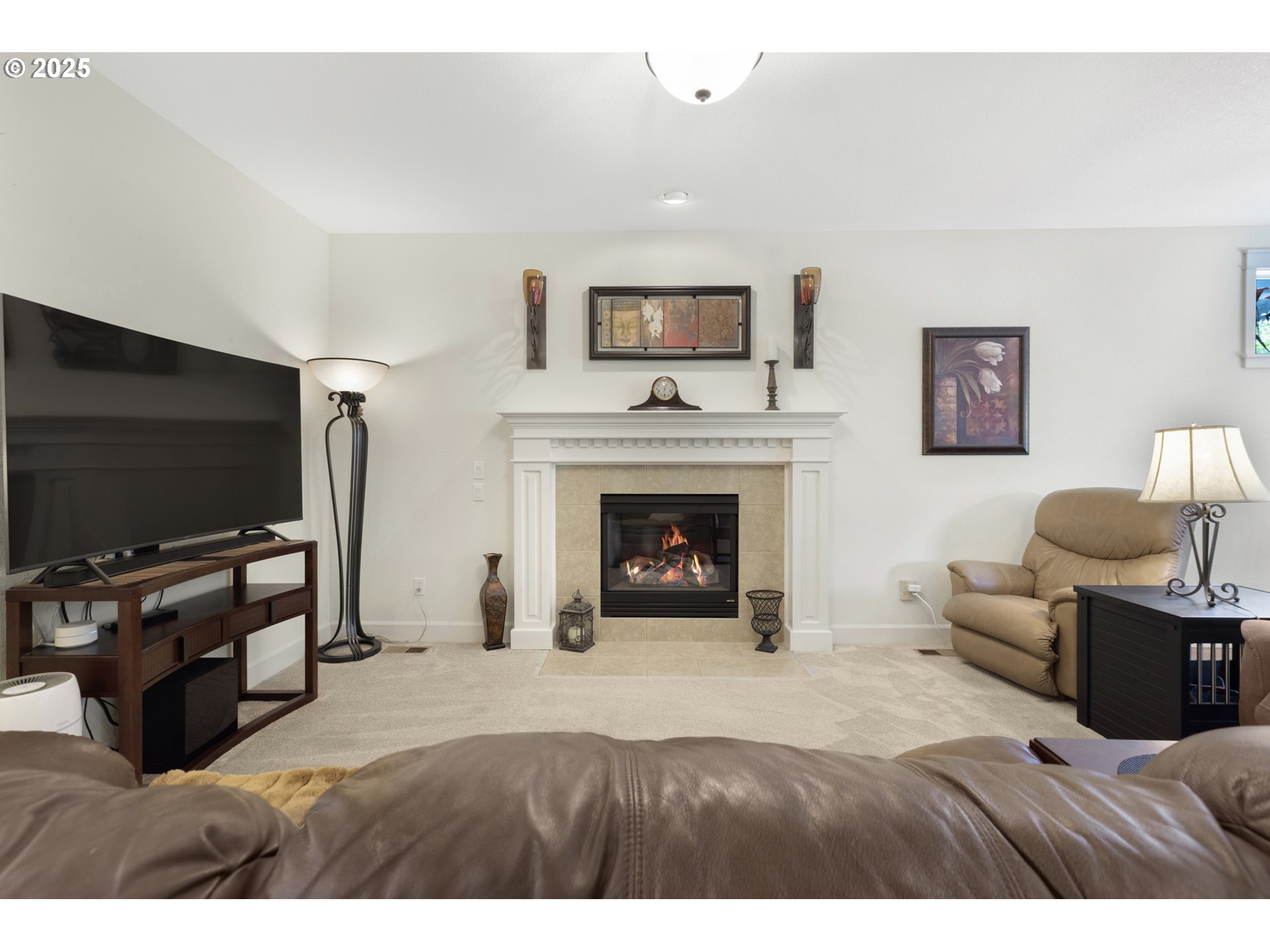 3369 Falcon Drive Springfield, OR 97477 - Photo 13 of 47 a living room with furniture and a flat screen tv