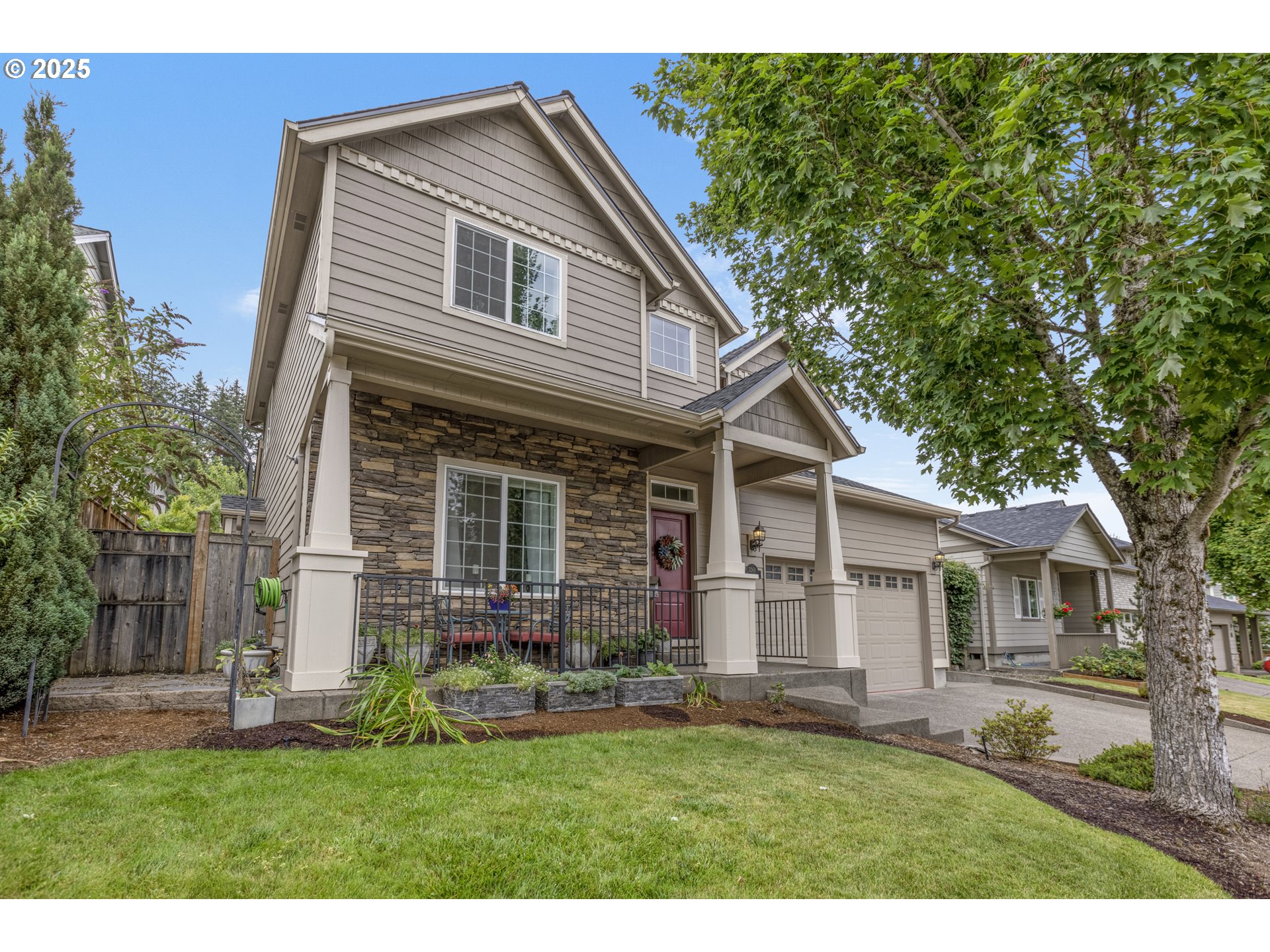 3369 Falcon Drive Springfield, OR 97477 - Photo 3 of 47 a front view of a house with a yard