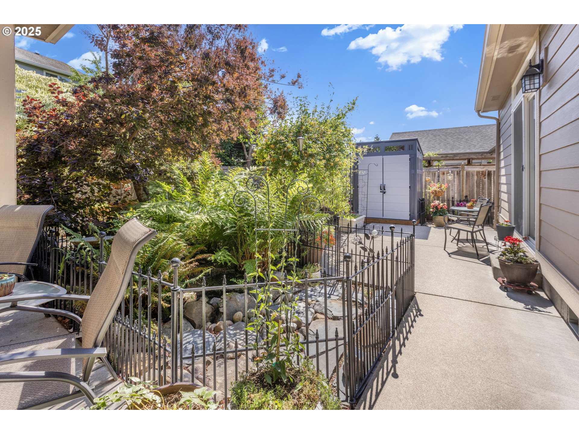 3369 Falcon Drive Springfield, OR 97477 - Photo 44 of 47 a view of outdoor space and patio