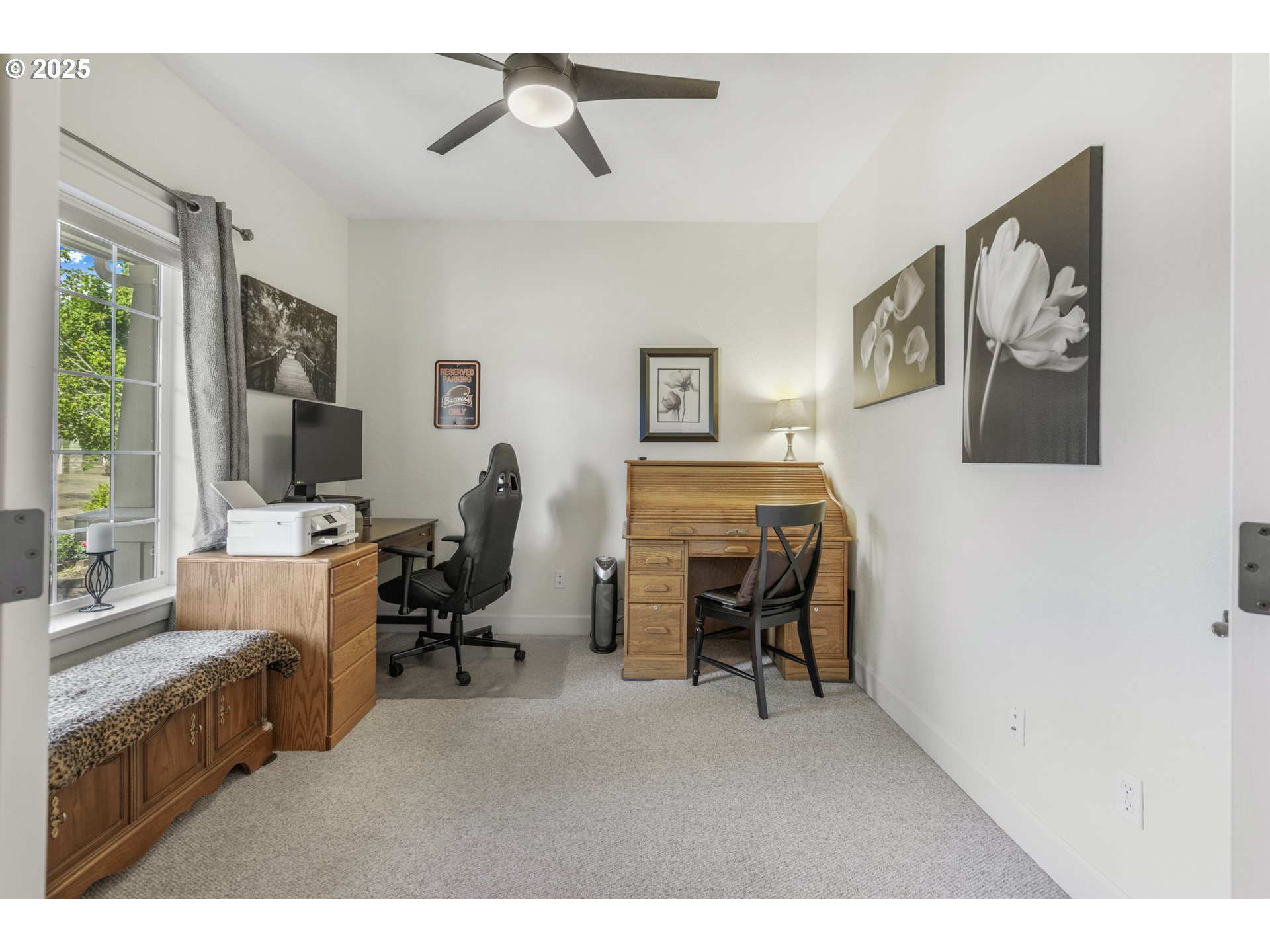 3369 Falcon Drive Springfield, OR 97477 - Photo 8 of 47 a view of a livingroom with workspace and a window