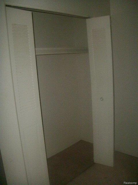 25301 Five Mile Road, Unit 132 Redford, MI 48239 - Photo 7 of 16 GEDC0929