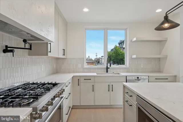 $975,000 | 612 Brenna Walk, Philadelphia, PA 19123