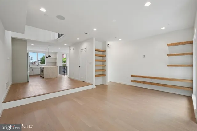 $975,000 | 612 Brenna Walk, Philadelphia, PA 19123