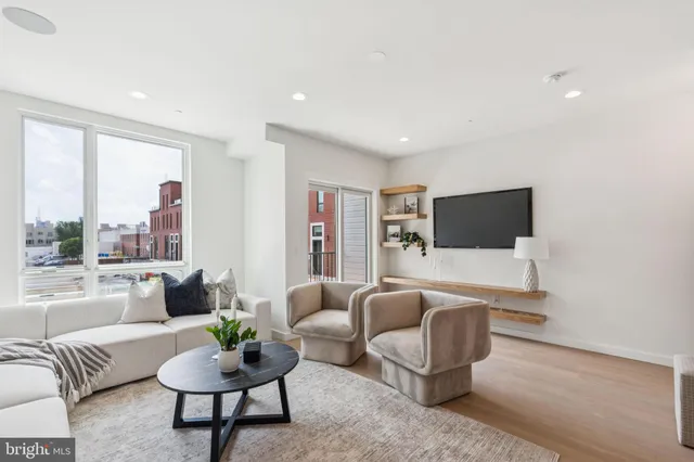 $975,000 | 612 Brenna Walk, Philadelphia, PA 19123