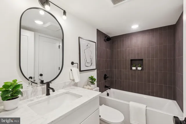 $975,000 | 612 Brenna Walk, Philadelphia, PA 19123