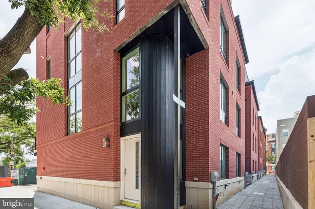 $975,000 | 612 Brenna Walk, Philadelphia, PA 19123