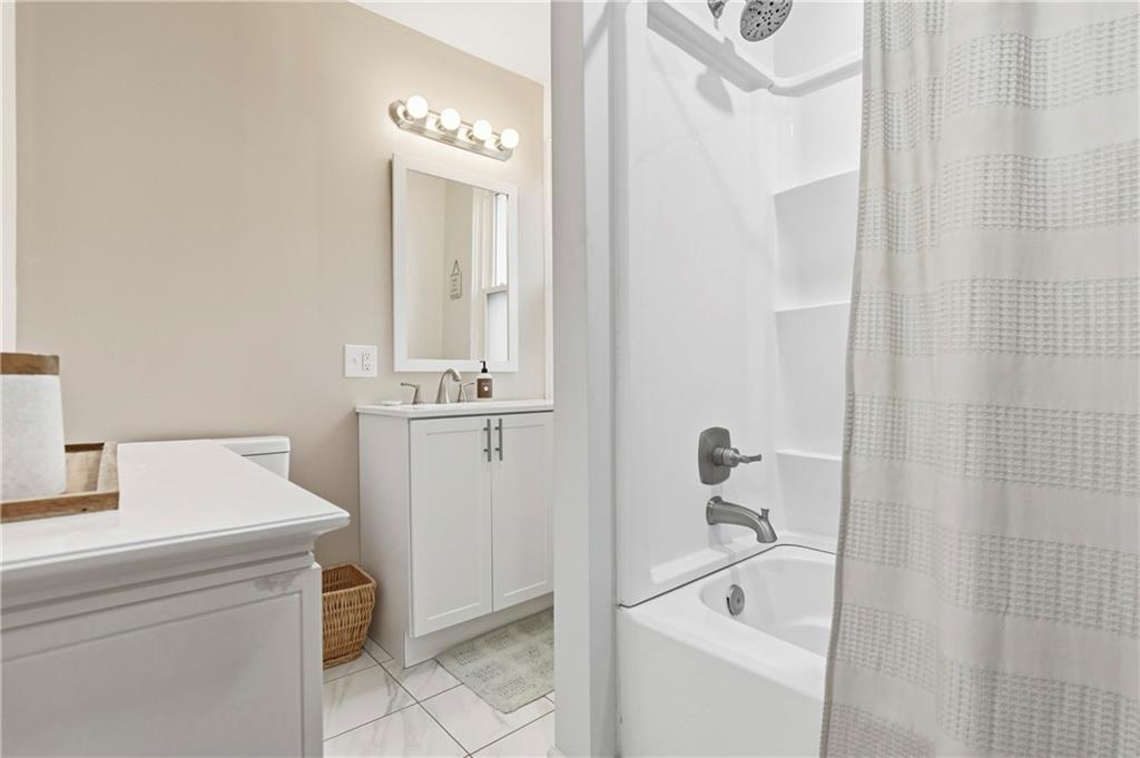 1435 4th Avenue Freedom, PA 15042 - Photo 25 of 40 Shared bathroom on second level