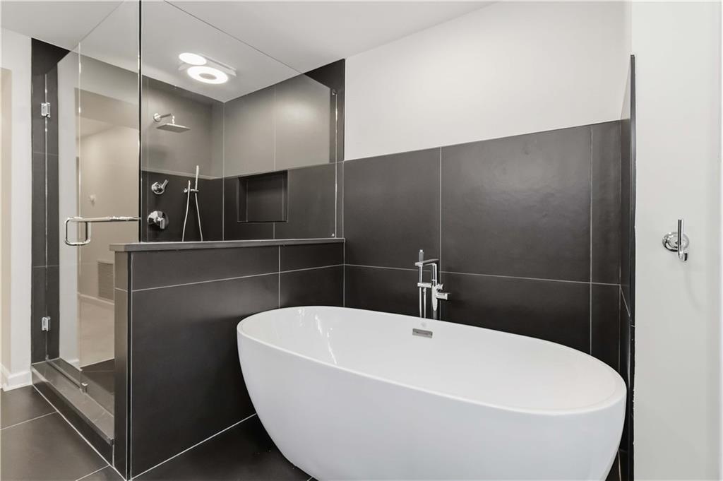 3475 Oak Valley Road Northeast, Unit 140 Atlanta, GA 30326 - Photo 15 of 41 Gallery Image 15