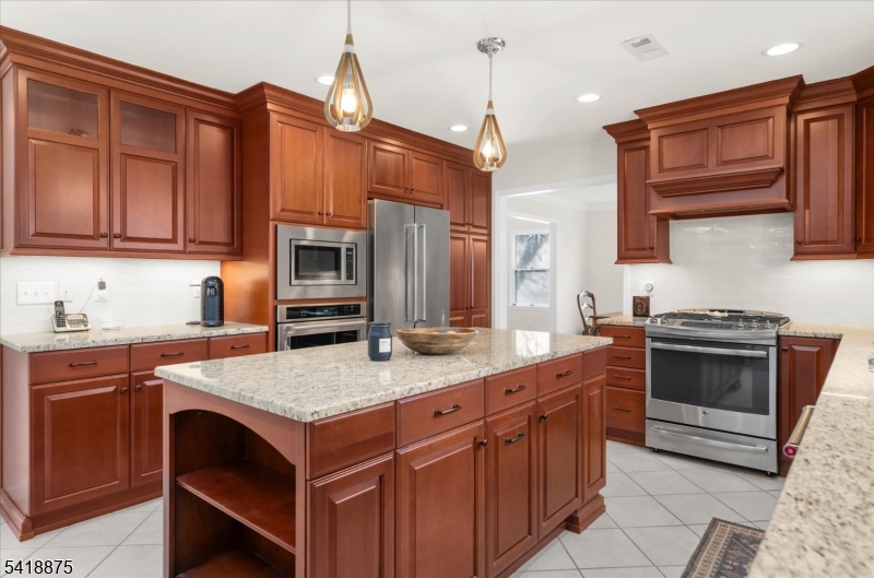 24 Partridge Road Flemington, NJ 08822 - Photo 3 of 35