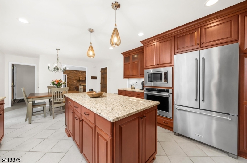 24 Partridge Road Flemington, NJ 08822 - Photo 7 of 35