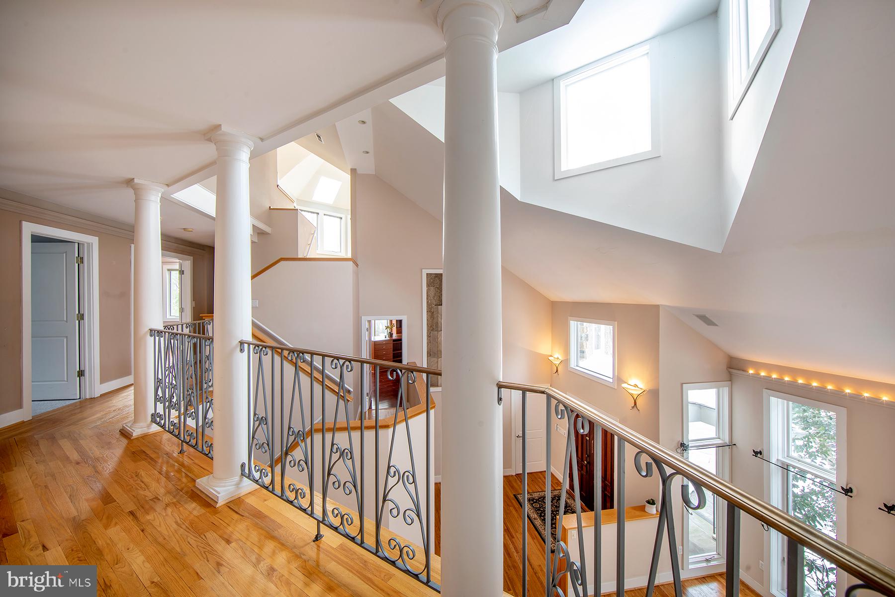 215 South Radnor Chester Road Villanova, PA 19085 - Photo 22 of 39 Hallway