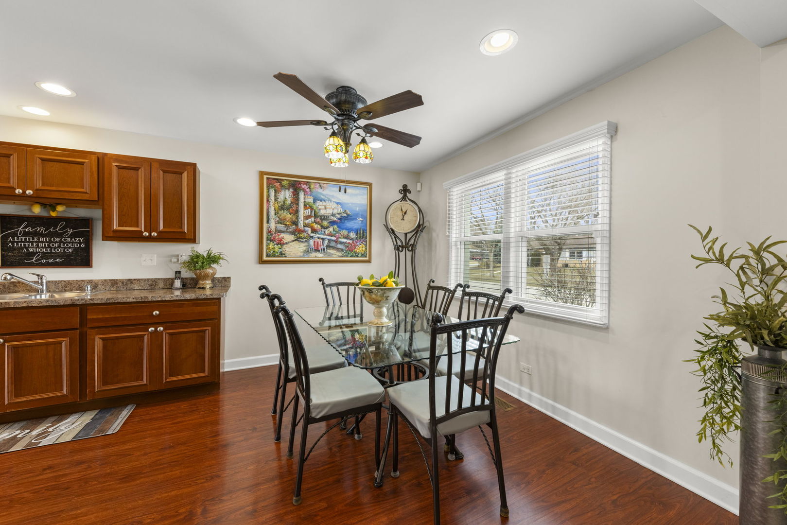 315 Apache Lane Hoffman Estates, IL 60169 - Photo 6 of 29