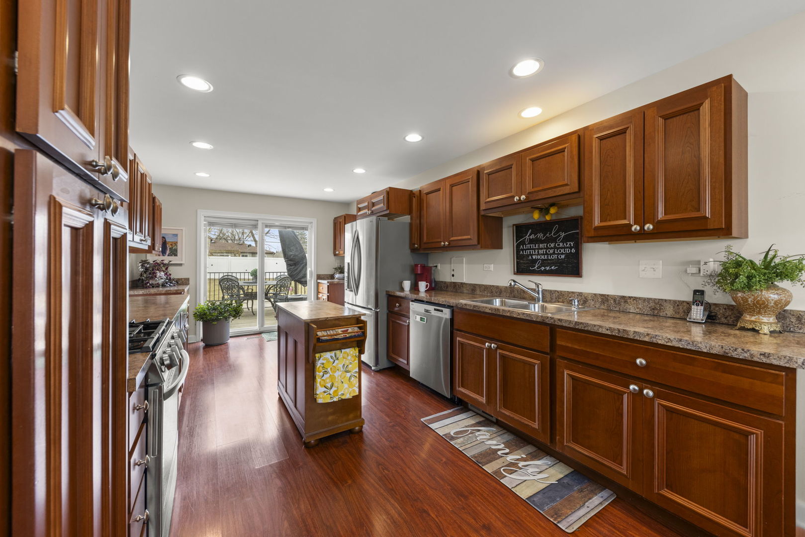 315 Apache Lane Hoffman Estates, IL 60169 - Photo 9 of 29