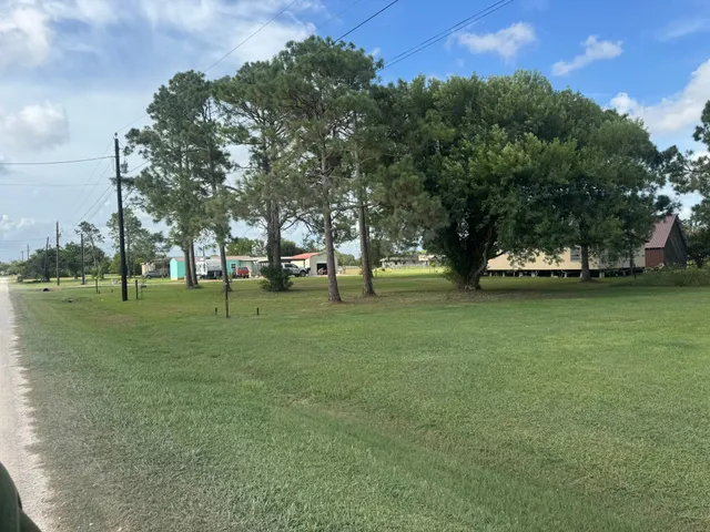 $22,000 | 125 Tupelo South, Palacios, TX 77465