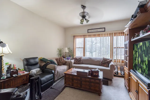 $500,000 | 1032 South Maple Avenue, Oak Park, IL 60304