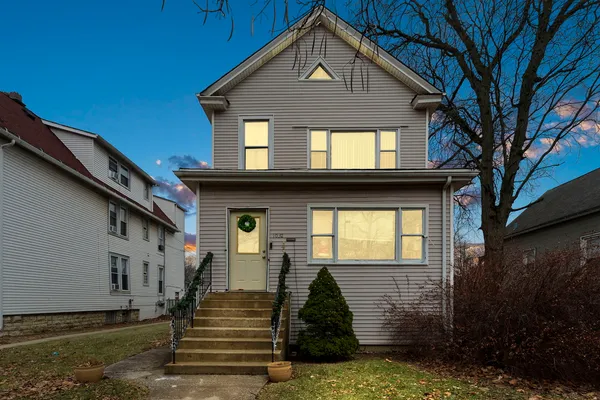 $465,000 | 1032 South Maple Avenue, Oak Park, IL 60304