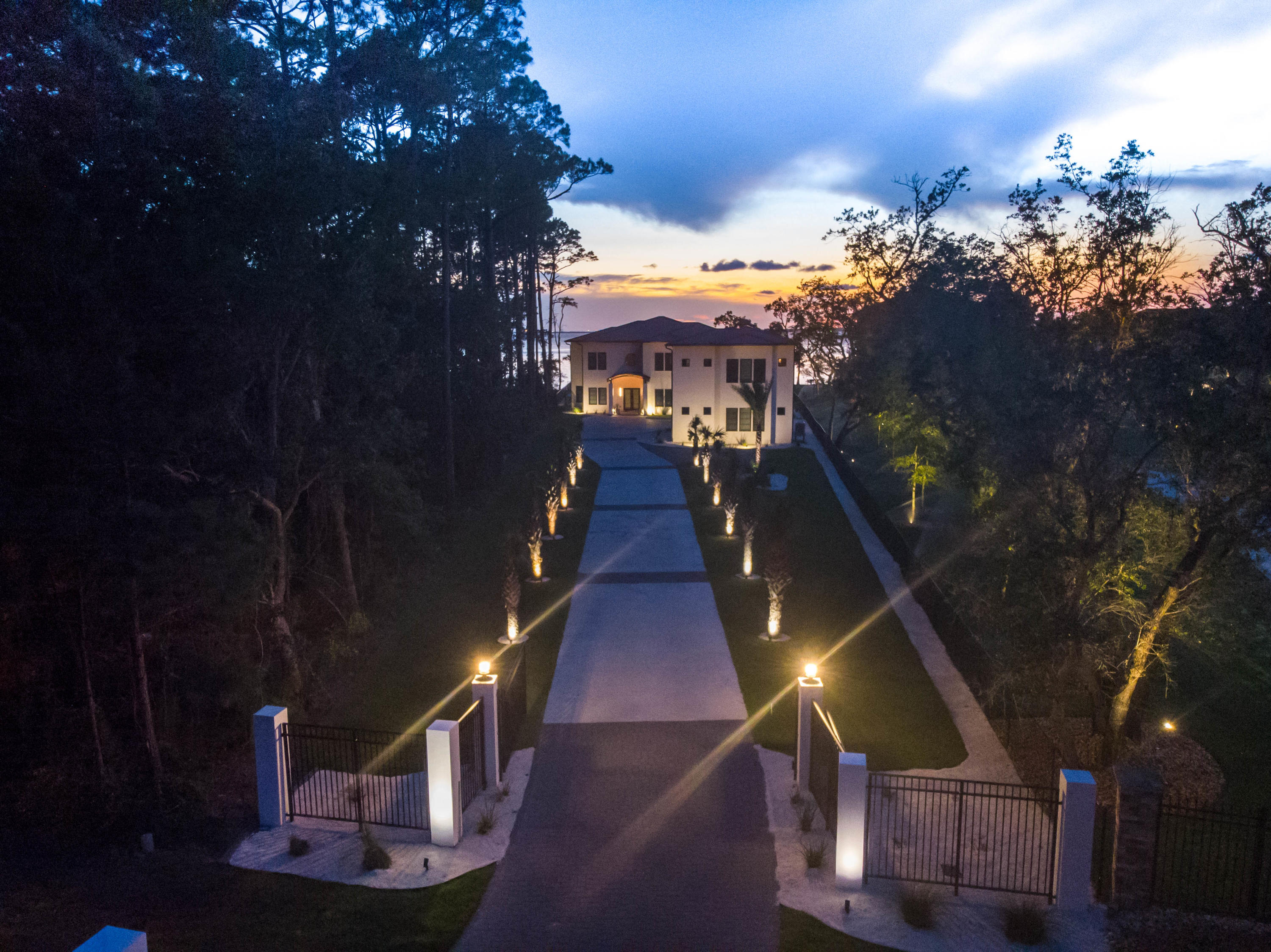 405 Driftwood Point Road Santa Rosa Beach, FL 32459 - Photo 5 of 57 a city view with sitting space