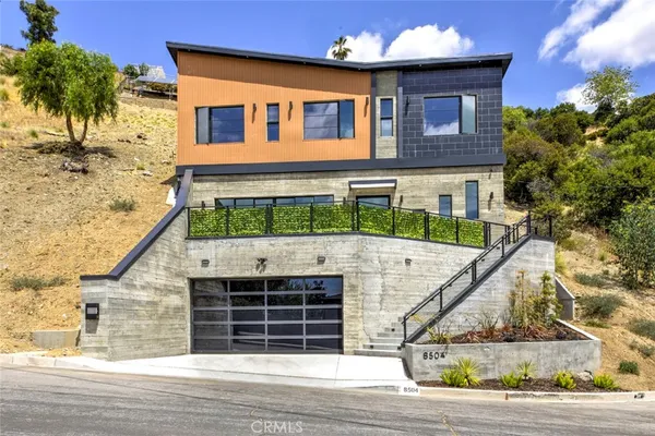 $1,599,000 | 8504 Outland View Drive, Sun Valley, CA 91352