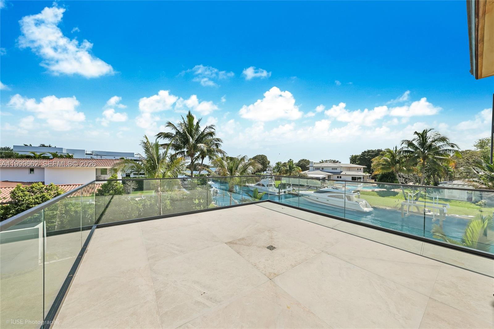 770 Lake Road Miami, FL 33137 - Photo 8 of 39 a view of balcony with ocean view