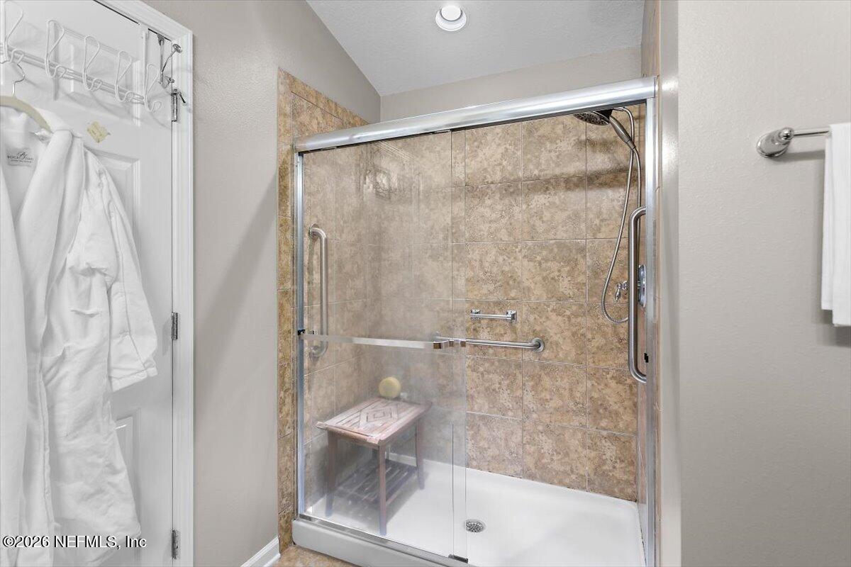 9092 Sweet Tree Trail Jacksonville, FL 32256 - Photo 14 of 31 14-Primary Bathroom