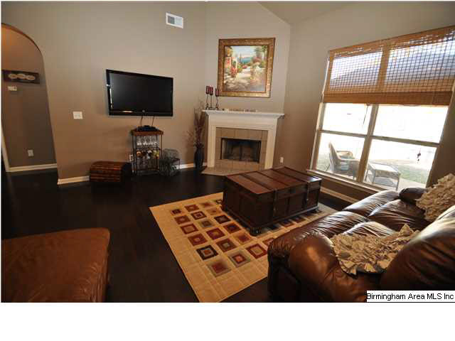 664 Barkley Circle Alabaster, AL 35007 - Photo 3 of 4