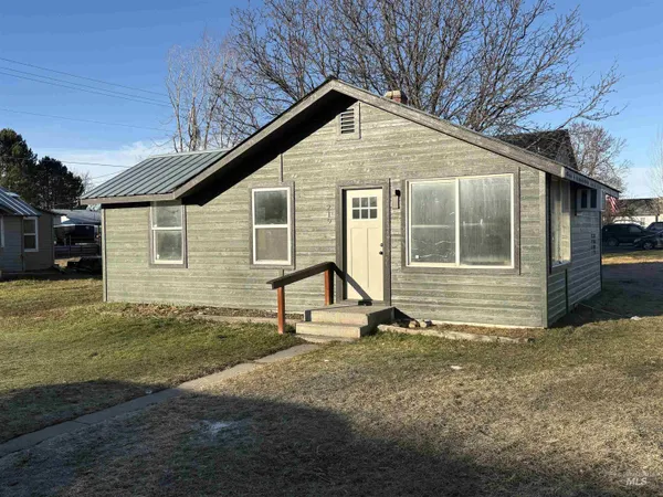 $218,900 | 219 North 4th Street West, Homedale, ID 83628