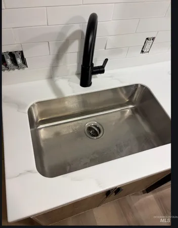 $199,999 | 219 North 4th Street West, Homedale, ID 83628