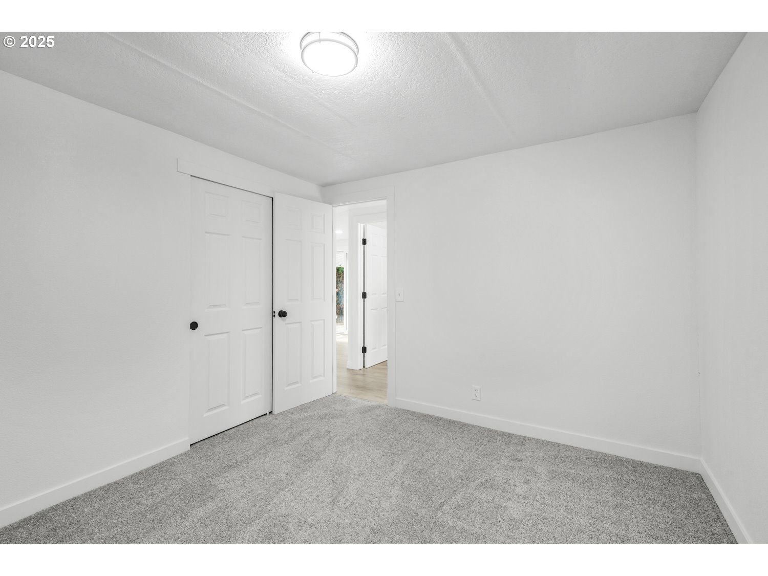 871 Liberty Bell Drive, Unit 474 Beaverton, OR 97006 - Photo 17 of 26 a view of an empty room