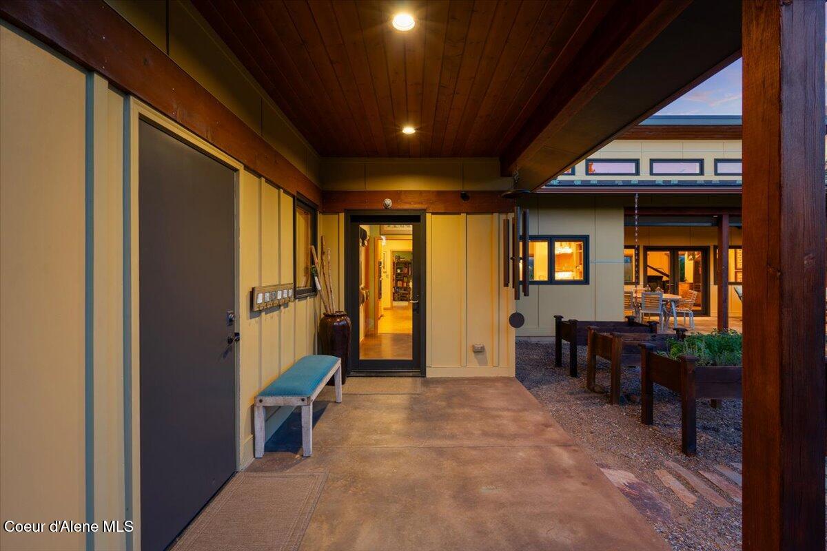 19712 North Cottagewood Lane Rathdrum, ID 83858 - Photo 27 of 41 04-Twilight Entry