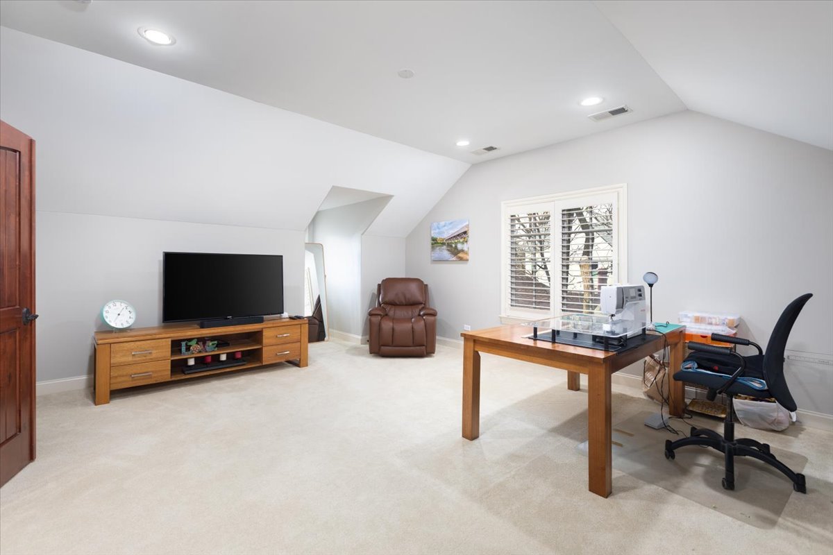 849 East Hillside Road Naperville, IL 60540 - Photo 45 of 75