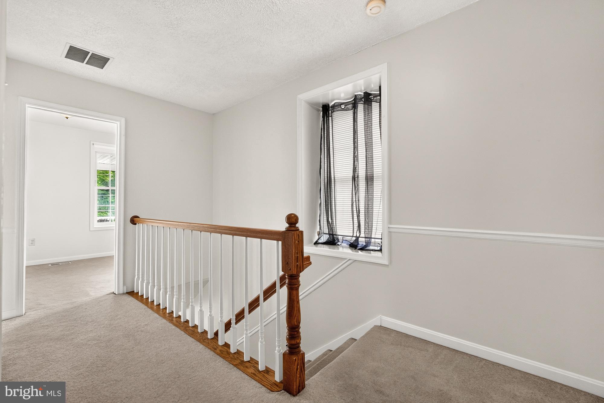 18854 Sandy Hook Road Knoxville, MD 21758 - Photo 19 of 59 Upper landing