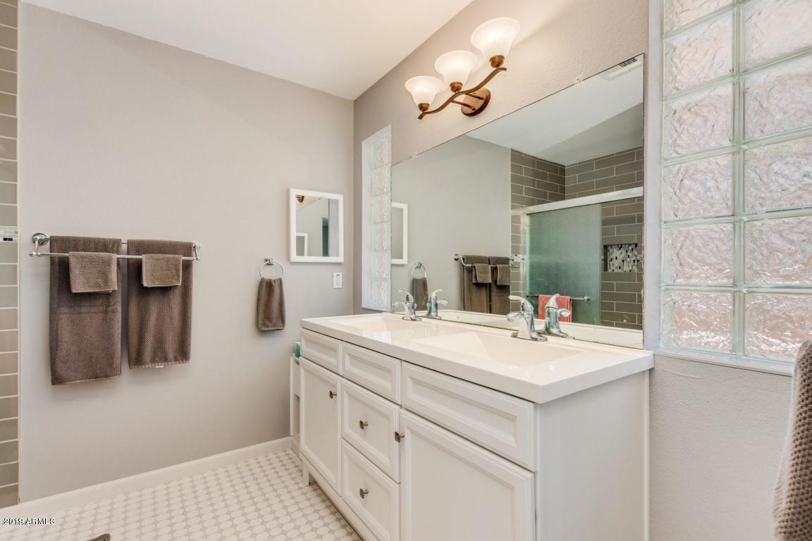 8145 East Pueblo Avenue Mesa, AZ 85208 - Photo 20 of 39 Pueblo primary bath