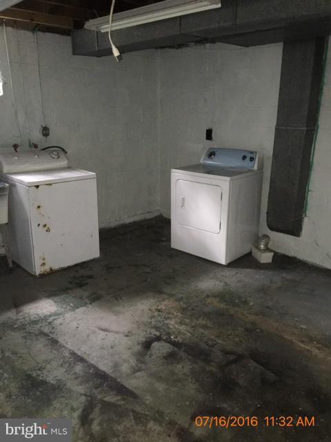 4032 Westchester Road Baltimore, MD 21216 - Photo 7 of 26 Basement Washer and Dryer