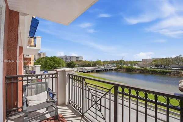 $4,400 | 8390 Southwest 72nd Avenue, Unit 106, Miami, FL 33143