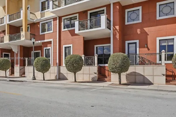 $4,400 | 8390 Southwest 72nd Avenue, Unit 106, Miami, FL 33143
