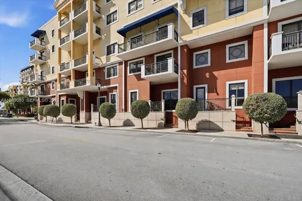 $4,400 | 8390 Southwest 72nd Avenue, Unit 106, Miami, FL 33143