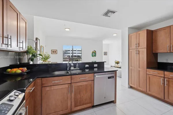 $4,400 | 8390 Southwest 72nd Avenue, Unit 106, Miami, FL 33143