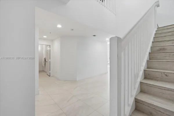 $4,400 | 8390 Southwest 72nd Avenue, Unit 106, Miami, FL 33143