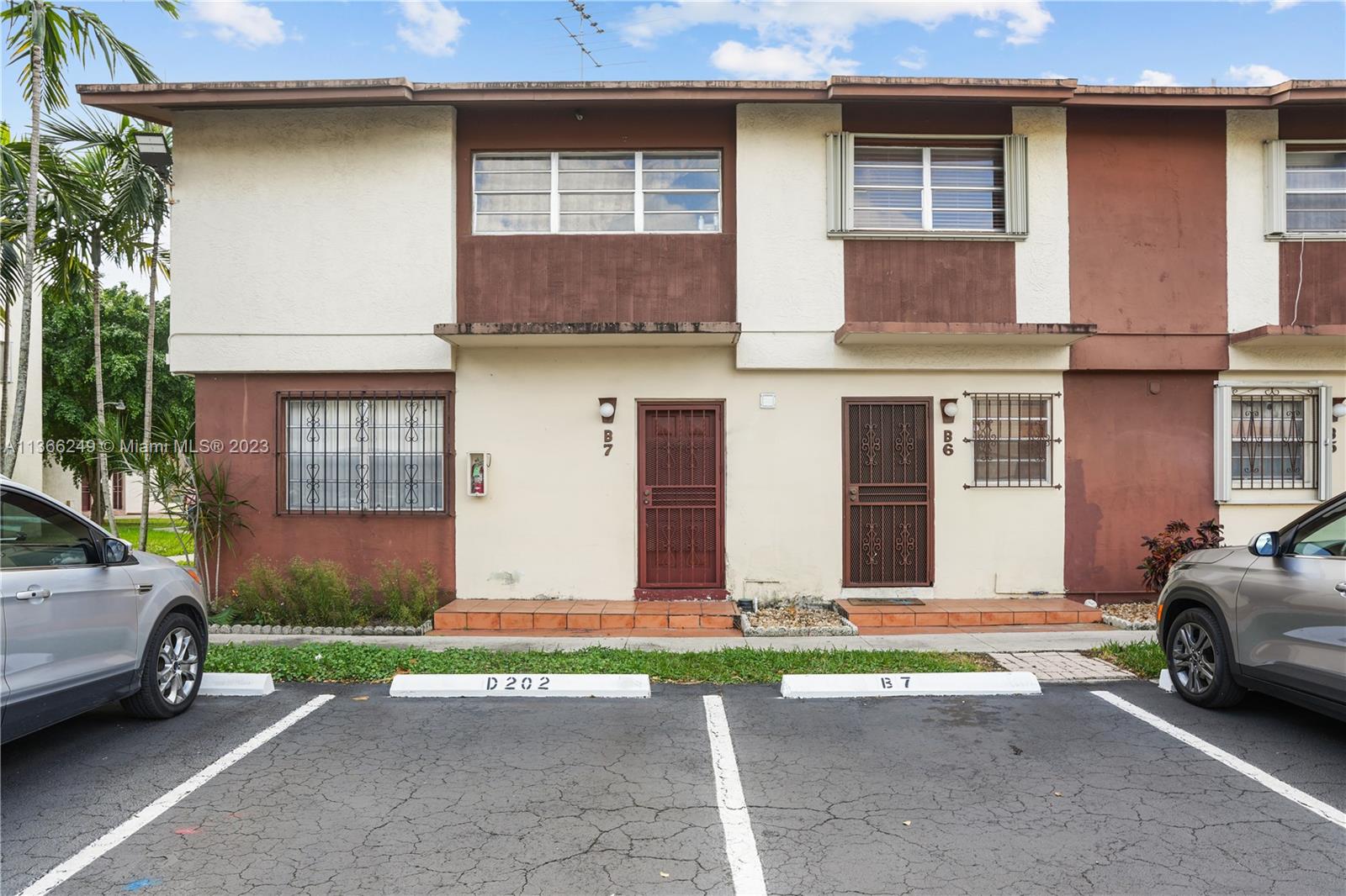 21 Southwest 109th Avenue, Unit B7 Sweetwater, FL 33174 - Photo 1 of 20