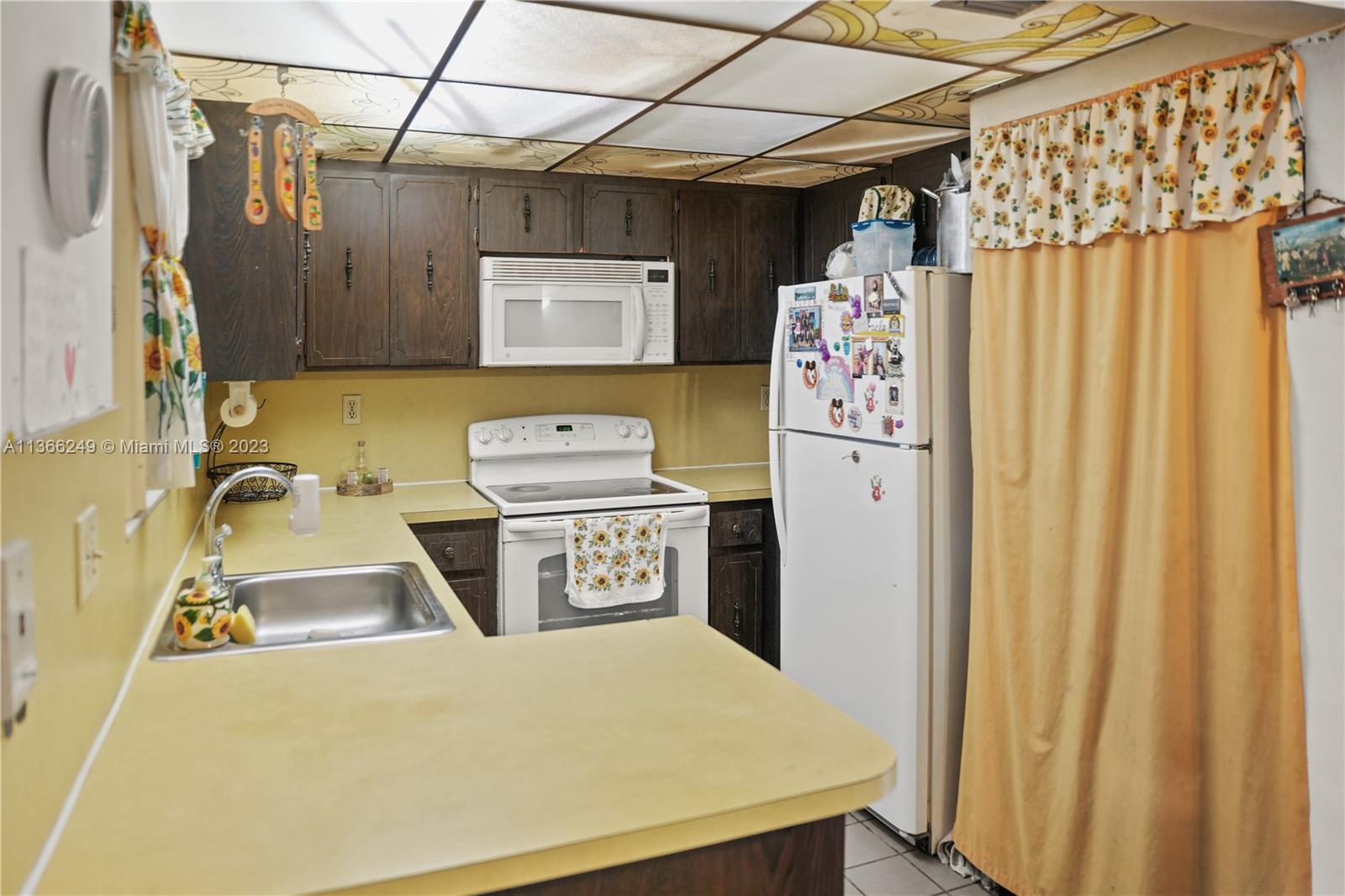 21 Southwest 109th Avenue, Unit B7 Sweetwater, FL 33174 - Photo 5 of 20